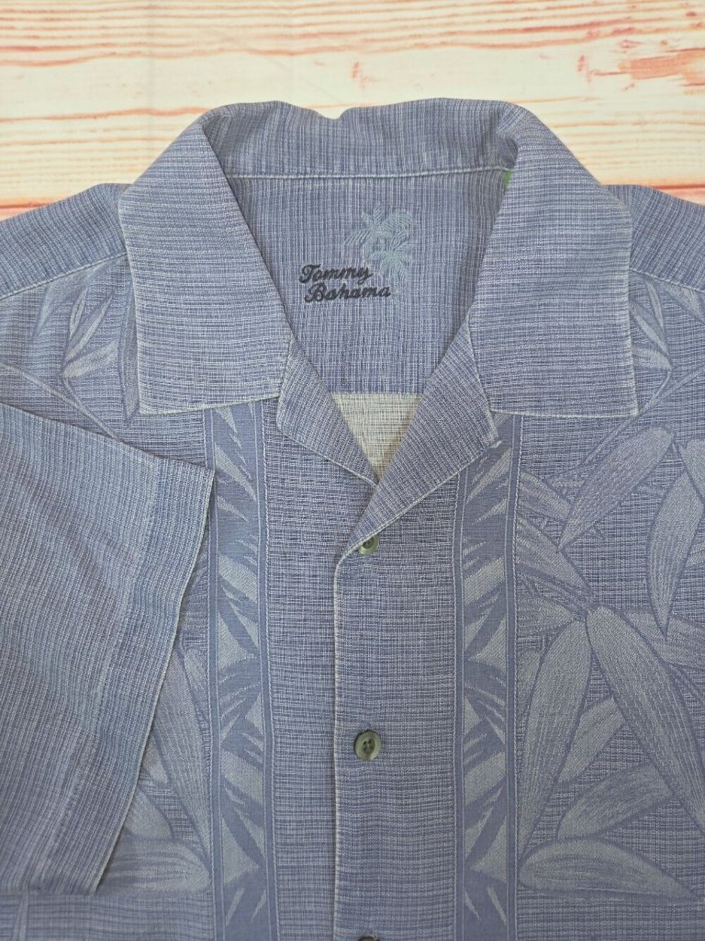Tommy Bahama Mens Blue 100% Silk Hawaiian Shirt Medium Palm Leaf Jacquard - Picture 4 of 7